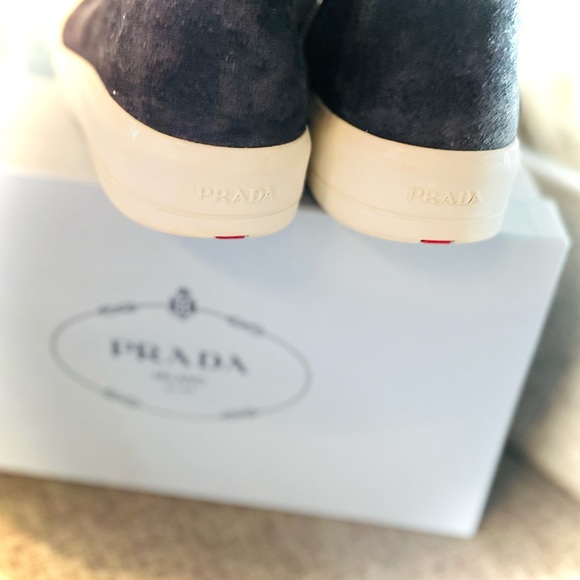 PRADA | 38 / 8 | Linea Rossa Sport Shearling-Trimmed Suede High-Top Sneaker Boot - Picture 7 of 9